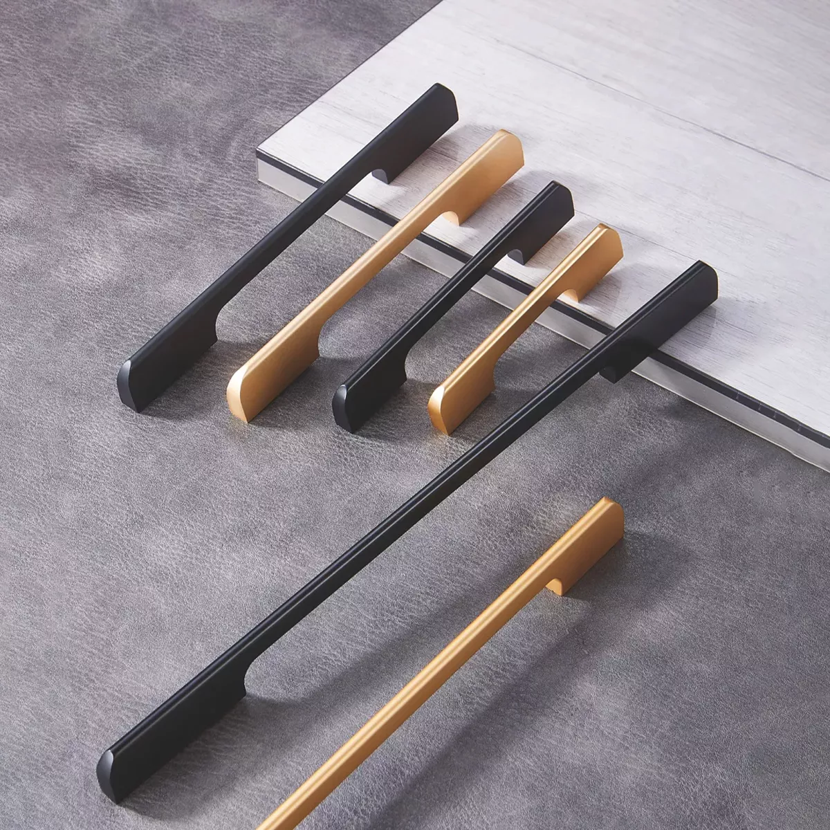 F1006 - Modern Cabinet Handle